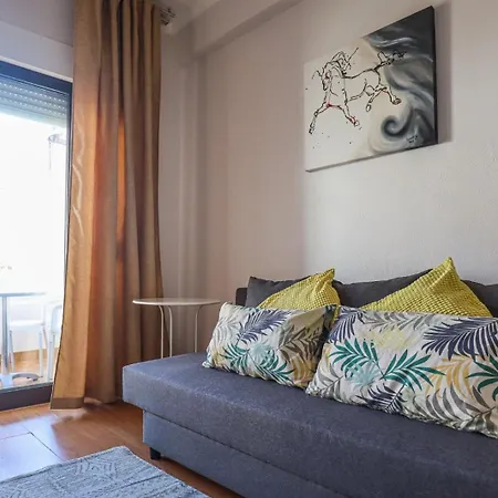 Jc Mar Ll - 2 Min To The Apartment