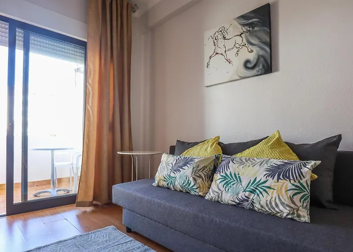 Jc Mar Ll - 2 Min To The Apartment